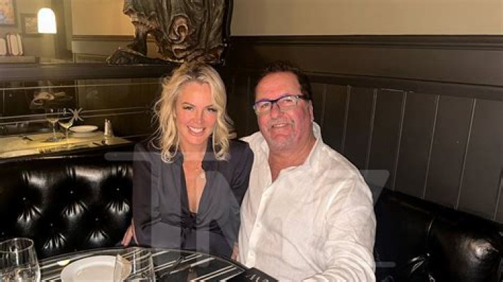 'RHOC' Star Is Dating Again!
