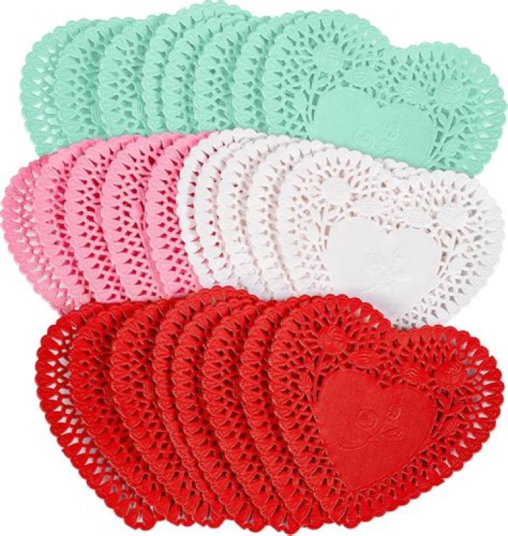 Doily Place Card Valentine’s Day Craft