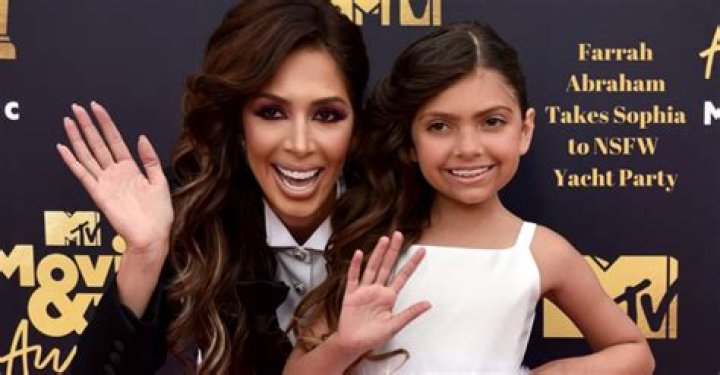Fans Think That Sophia Is Getting Fed Up With Farrah Abraham