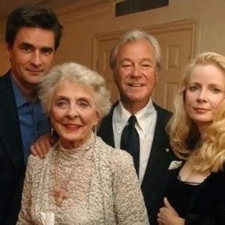 Get To Know About Leah Pinsent Bio, Net Worth and Husband