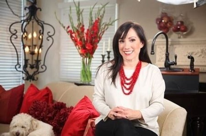 Is HGTV's star Lisa Laporta Married? Also see her Personal Life and Net worth