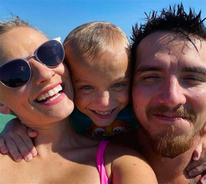 Josh McKee Praised For Dressing As Elsa For Daughter's Party
