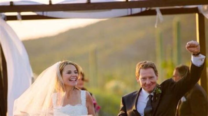 Savannah Guthrie Married…and 4 Months Pregnant!