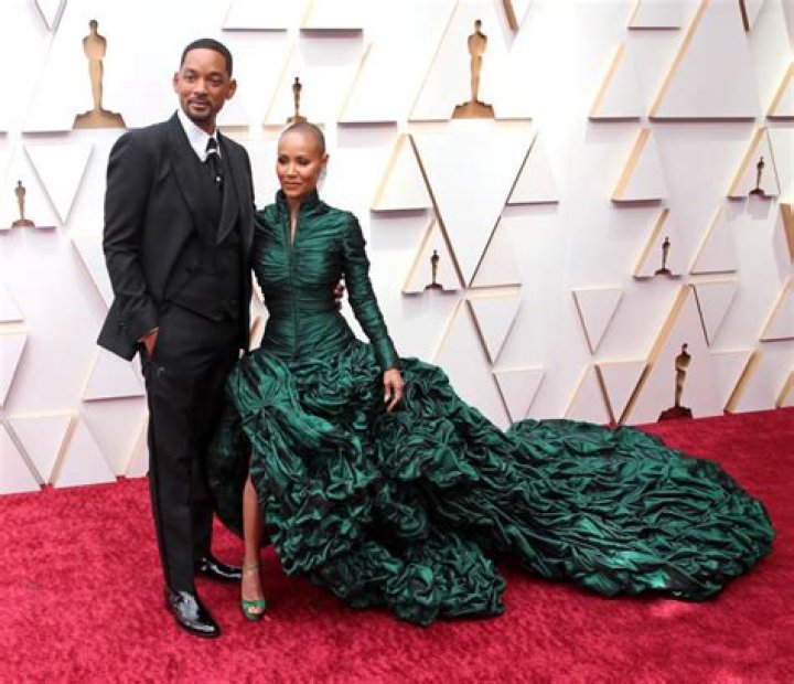 Willow Smith Writes Letter to Tupac Asking Him to Help Jada Pinkett Smith | Celebuzz